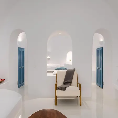 Aristos Life Luxury Cave אויה