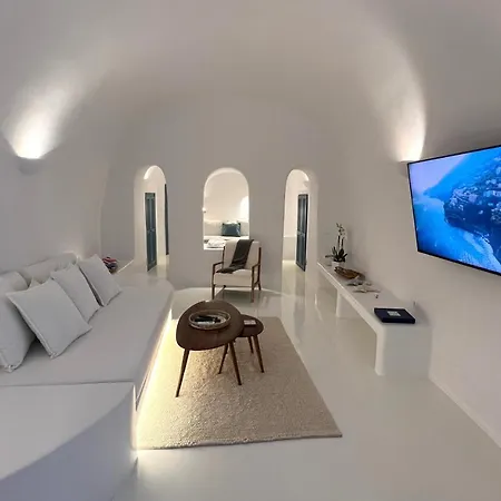 Aristos Life Luxury Cave אויה