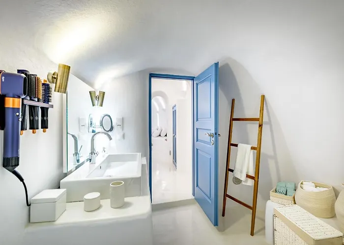 Aristos Life Luxury Cave Oia