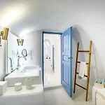 Aristos Life Luxury Cave Oia