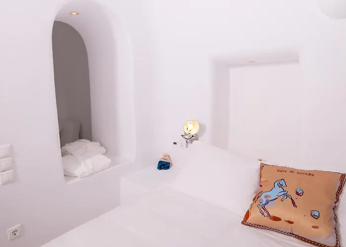 Aristos Life Luxury Cave Oia