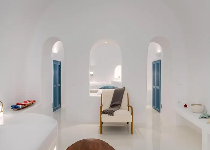 Aristos Life Luxury Cave Oia