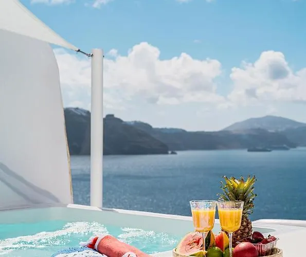 Aristos Life Luxury Cave Oia