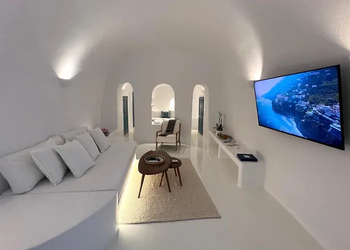 Aristos Life Luxury Cave Oia