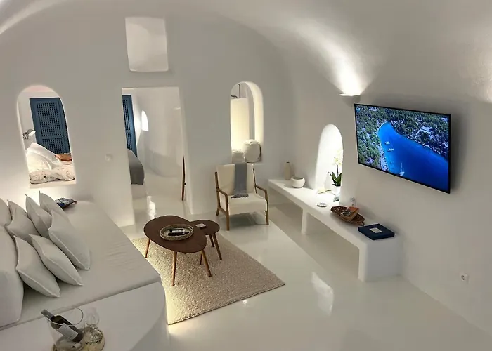 Aristos Life Luxury Cave Villa *