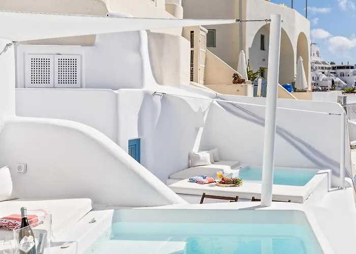 Aristos Life Luxury Cave Villa *